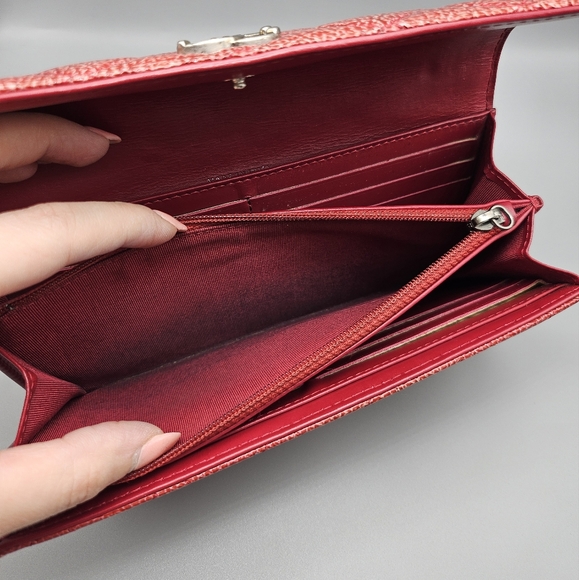 ❤️CHANEL Authentic Patent Leather Wallet/Clutch ❤️ - Picture 8 of 17